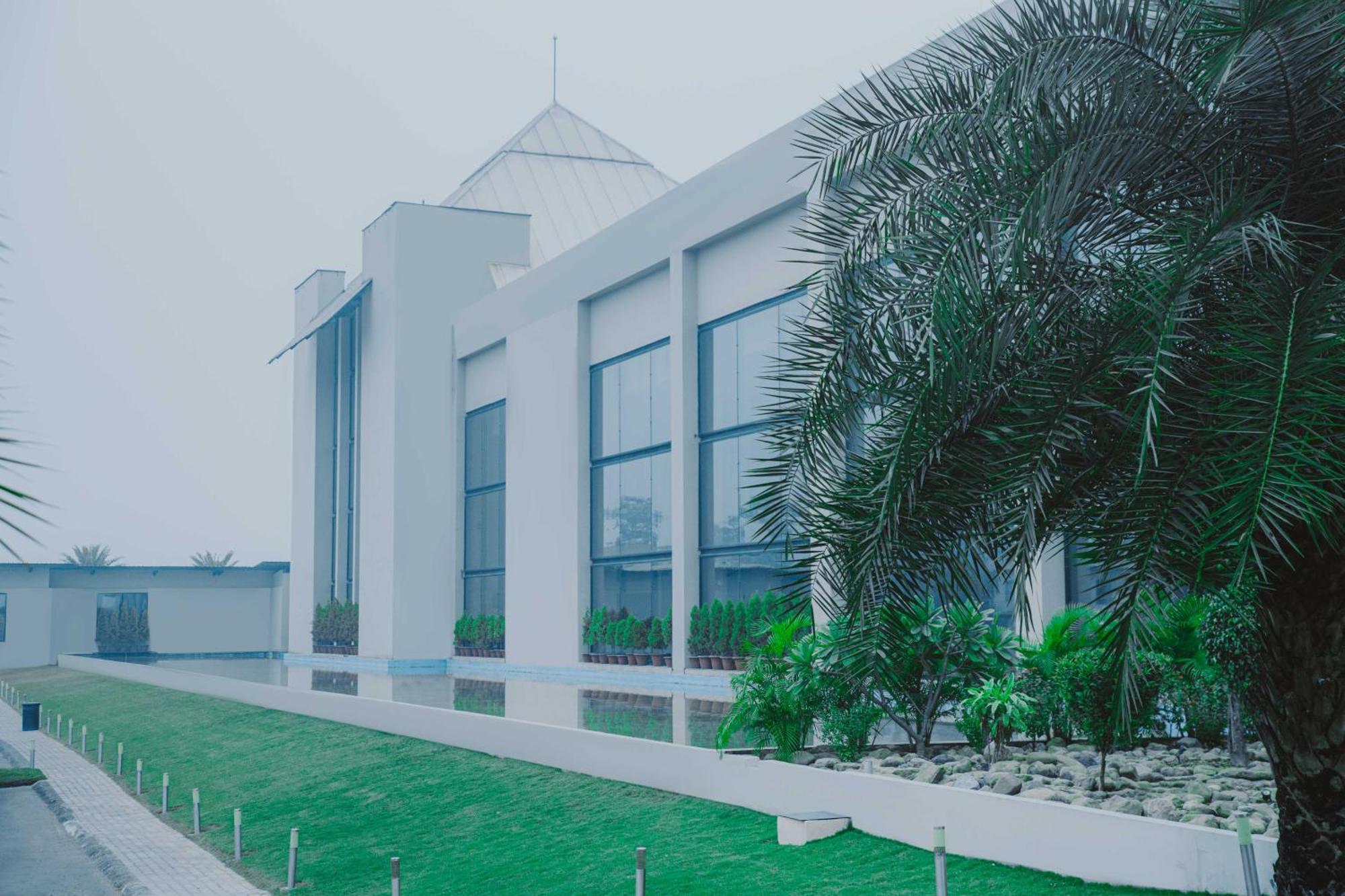 Tiger Palace Resort Bhairāhawā Exterior foto