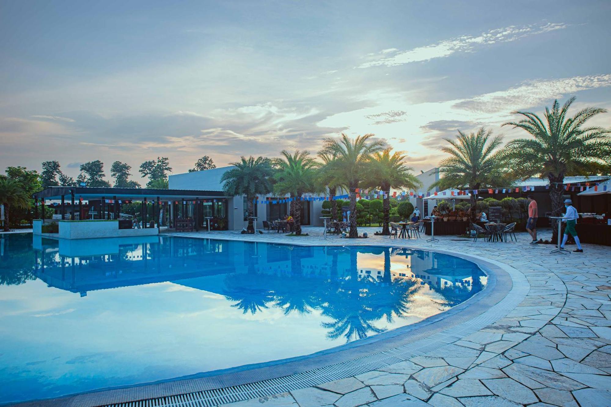 Tiger Palace Resort Bhairāhawā Exterior foto